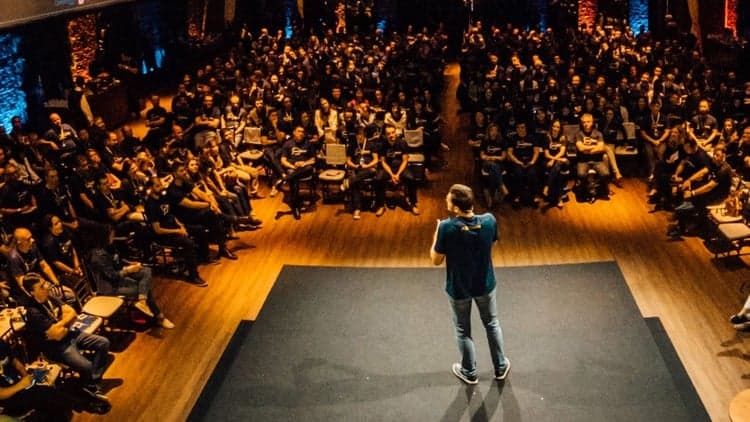 Master Public Speaking & Presentation Skills with Confidence