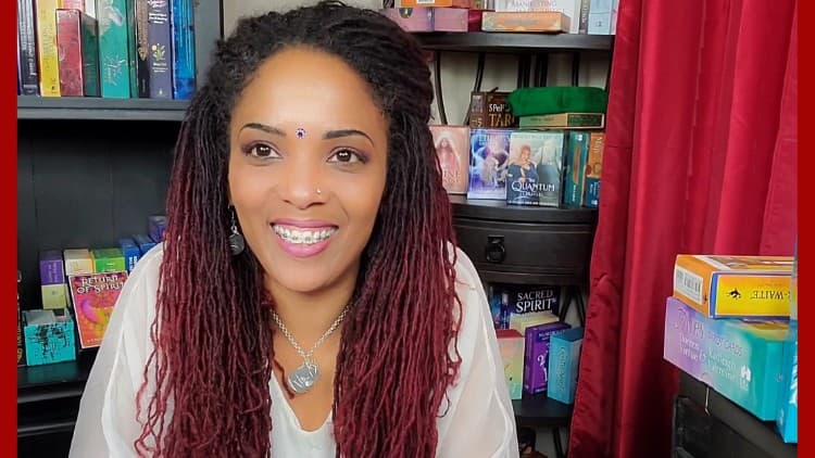 TAROT: Unleash Your Inner Tarot Reader In a Day's Work