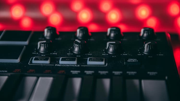 Music Theory for Electronic Musicians 4: Twists and Turns
