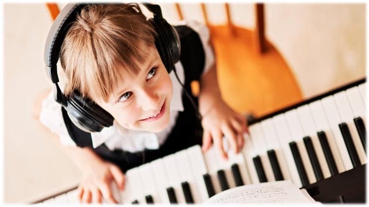 Arabic Music Lessons  -Piano Playing and Music in Arabic