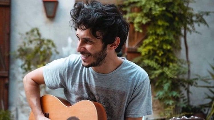 Commencez la guitare simplement et sans théorie ! (GRATUIT)