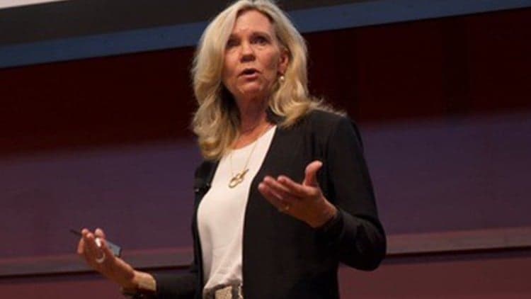Communication Skills: Speak with Confidence and Influence